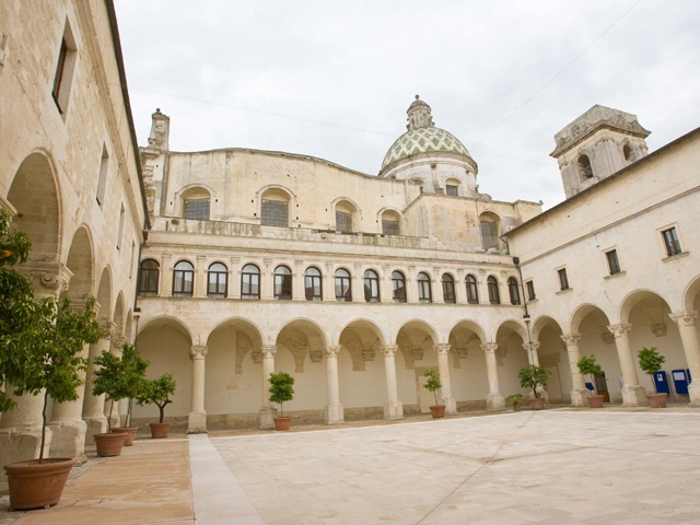 Chiostri